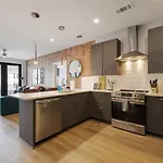 Walk To Nightlife, Vanderbilt, Minutes To Broadway