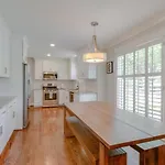 East Paradise 4 Bedroom Large Backyard