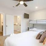 Luxury Dream Downtown Living Ten Comfy Beds