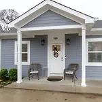 Music City Charmer Tons Of Beds Thirty Day Minimum