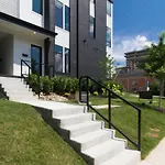 Large Impressive Townhome Private Viewing Terrace