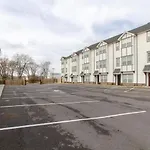 Ten Minutes To Broadway Stunning Townhome