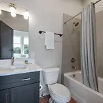 Cowgirl Up 4bd 4.5bth Rooftop Views Holiday home *