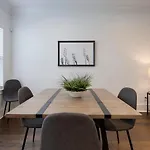 Beautiful Townhomes 2 Units With Outdoor Patios Holiday home