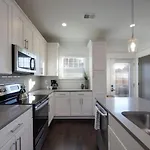 Minutes To Broadway Alluring Gated Townhome Holiday home Nashville
