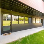 Vibrant Studio Retreat - South Nashville