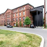 Stylish Apartment With Urban Charm