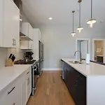 Holiday home Urban Escape Rooftop Lounge With Skyline Views