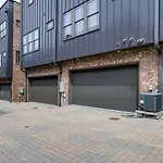 Blue Horizon - Hot Tub - Dual Rooftop Balconies