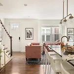The Hart Suites By Avantstay