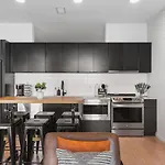 Holiday home Luxury Riverview With Patio Walk To Broadway *