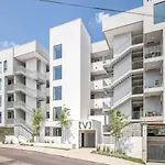 Luxury Riverview With Patio Walk To Broadway Holiday home