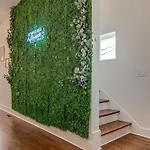 Luxury Hillsboro Village Rooftop Retreat Sleep 12 W Chef S Kitchen Smart Tvs & Garage Walk To Vanderbilt Pancake Pantry & Boutique Shopping Minutes To Broadway 12 South & The Parthenon 24 7 Hospitality