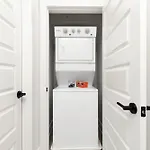 The Sunflower - Mins To Broadway And Rooftop Patio! Holiday home Nashville