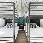 Holiday home The Sunflower - Mins To Broadway And Rooftop Patio! *