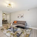 Apartment Brentwood C3 I Cozy & Comfy I 2bd I Free Parking *
