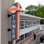 Mid-Century Modern Nashville Condo Near Restaurants, Coffee And Bars