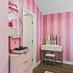 Holiday home Barbie Dream - Near Restaurants, Coffee And Bar *