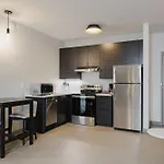Hotel By Marriott Metro Center 3*