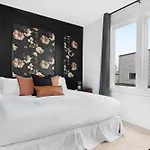 Holiday home The Camellia & The Bluestem - Two Four Bedroom Homes *