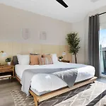 Holiday home The Camellia & The Bluestem - Two Four Bedroom Homes *