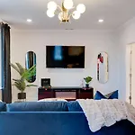 Funtastic 4 Bdr In The Nations Holiday home Nashville