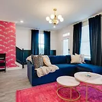 Holiday home Funtastic 4 Bdr In The Nations *