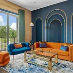 Holiday home Chic Oasis 2 Miles From Dt - Pool Table - B-dashy *