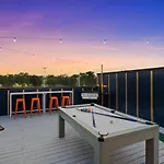Holiday home Chic Oasis 2 Miles From Dt - Pool Table - B-dashy