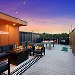 Holiday home Chic Oasis 2 Miles From Dt - Pool Table - B-dashy *