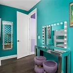 Diva Glam - Luxe - Dt 2miles - 8 Q Beds - Wow