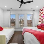 14 Bed Luxe Nashville Retreat With Game Room & Perfect For Large Groups!