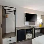 Comfort Downtown - Music Center Inn 4*