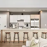 Holiday home Penthouse Luxury With Pool Patio And View Walk To Broadway Nashville