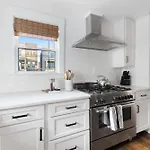 The Magnolia House - 7 Beds & Full Of Charm