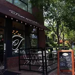 7 Min Drive To Broadway- Walkable Neighborhood *