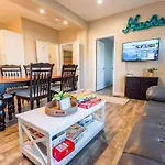 7 Min Drive To Broadway- Walkable Neighborhood Holiday home