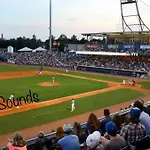 Sleeps 6-Full Kitchen-4 Beds-Big Couch-Officespace