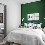 Holiday home House Of Many Records - Brand New Spacious Luxury *
