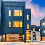 Luxury Hot Tub & Rooftop Deck Downtown Nashville