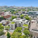 The Sound Wave On Music Row Close To Broadway W Pool