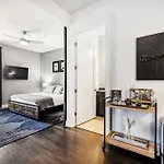 Holiday home Legends Loft Modern Near Vandy On West End