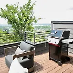 The Urban River - 4Br Getaway