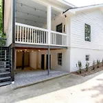 Nashoasis 10 Min To Dt, Gameroom, Huge Yard