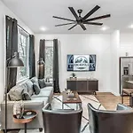 Johnny And June House - Walk To Bars Quick Uber To Downtown Holiday home *