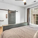 Johnny And June House - Walk To Bars Quick Uber To Downtown Holiday home *