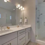 Gorgeous 2miles To Lower Broadway Holiday home
