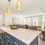 Holiday home - 1701 Lischey Ave
