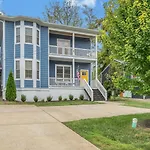 Cma Fest The Bluebelle E Nash Songwriter Stay 3 Bed 3 Bath Hot Tub Fenced Yard 30 Or More Days By Skyrun Nashville