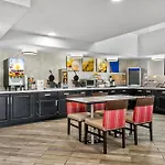Comfort & Near Tanger Outlets I-24 Antioch Hotel